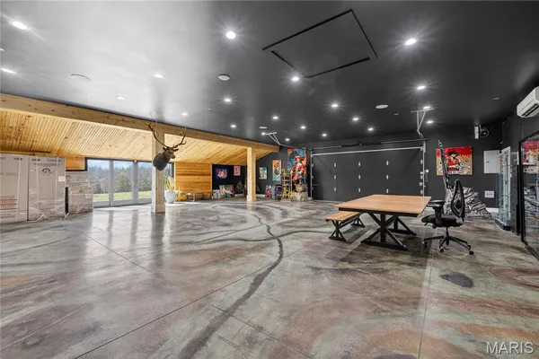 $2,000,000 | 350 Birkhead Road, Winfield, MO 63389