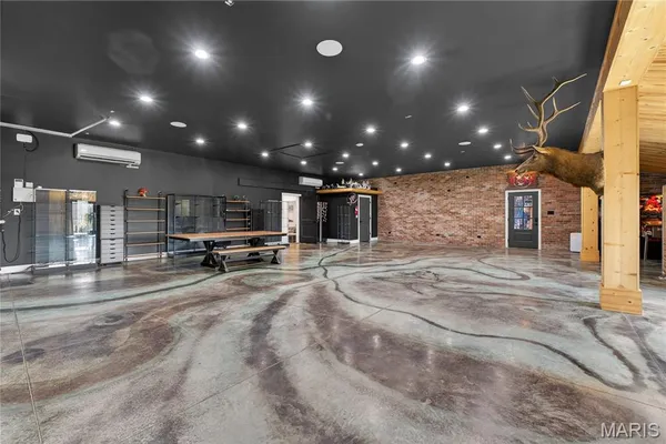 $2,000,000 | 350 Birkhead Road, Winfield, MO 63389