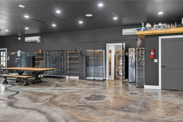 $2,000,000 | 350 Birkhead Road, Winfield, MO 63389