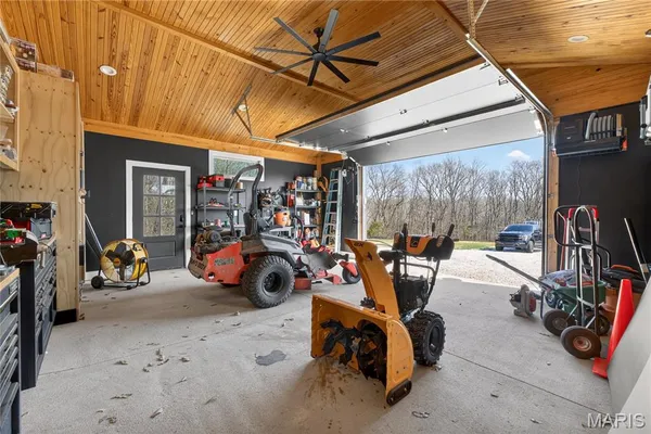 $2,000,000 | 350 Birkhead Road, Winfield, MO 63389