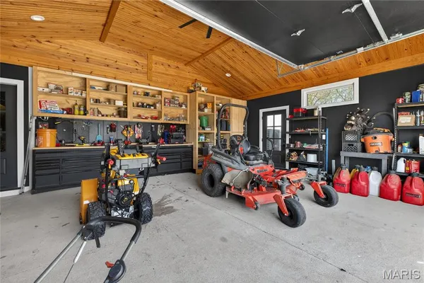 $2,000,000 | 350 Birkhead Road, Winfield, MO 63389