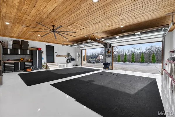 $2,000,000 | 350 Birkhead Road, Winfield, MO 63389