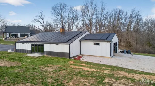 $2,000,000 | 350 Birkhead Road, Winfield, MO 63389