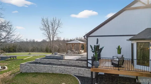 $2,000,000 | 350 Birkhead Road, Winfield, MO 63389