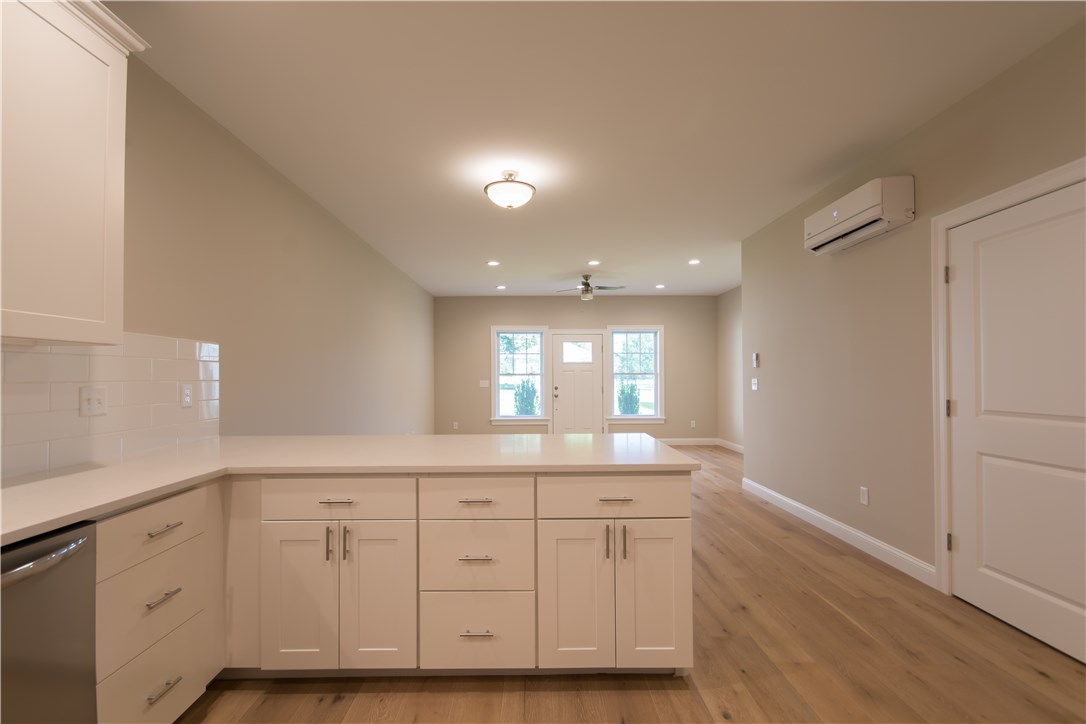 94 Sandy Point Farm Road, Unit 5 Portsmouth, RI 02871 - Photo 11 of 34