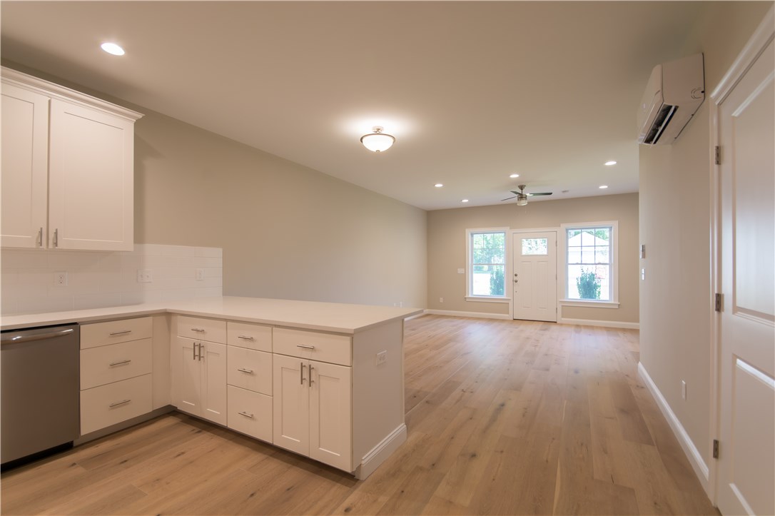 94 Sandy Point Farm Road, Unit 5 Portsmouth, RI 02871 - Photo 13 of 34
