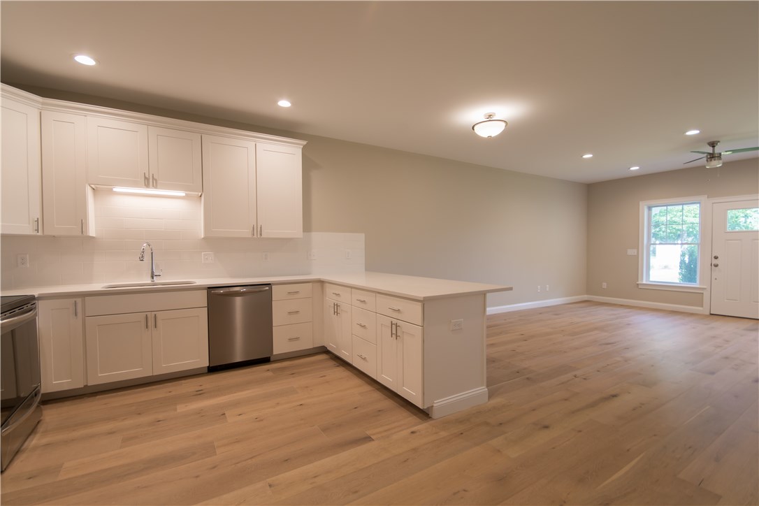 94 Sandy Point Farm Road, Unit 5 Portsmouth, RI 02871 - Photo 16 of 34