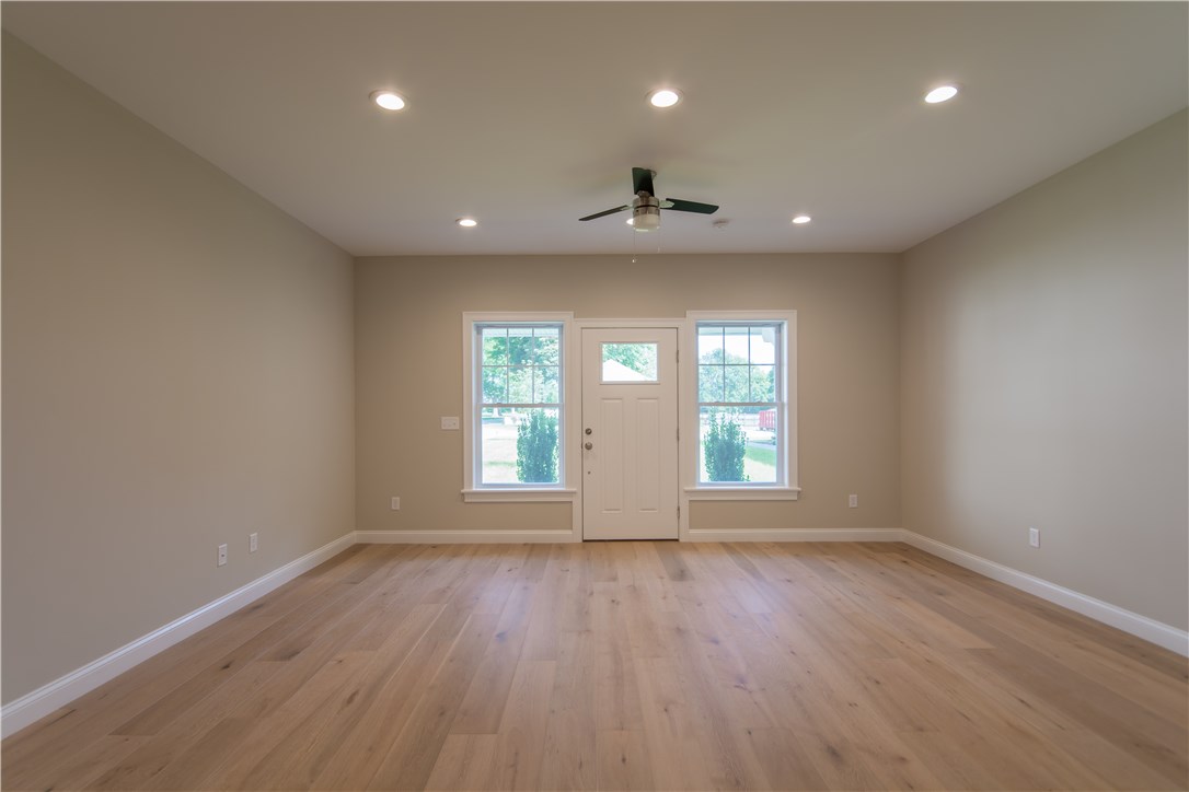 94 Sandy Point Farm Road, Unit 5 Portsmouth, RI 02871 - Photo 18 of 34