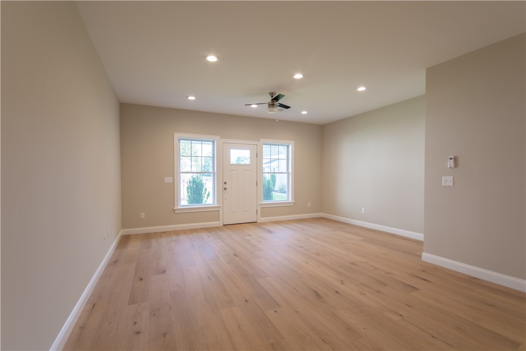 94 Sandy Point Farm Road, Unit 5 Portsmouth, RI 02871 - Photo 19 of 34