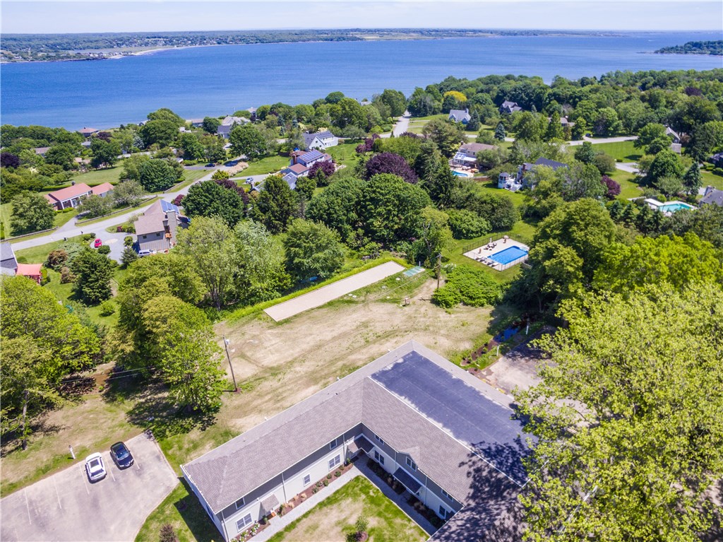 94 Sandy Point Farm Road, Unit 5 Portsmouth, RI 02871 - Photo 3 of 34