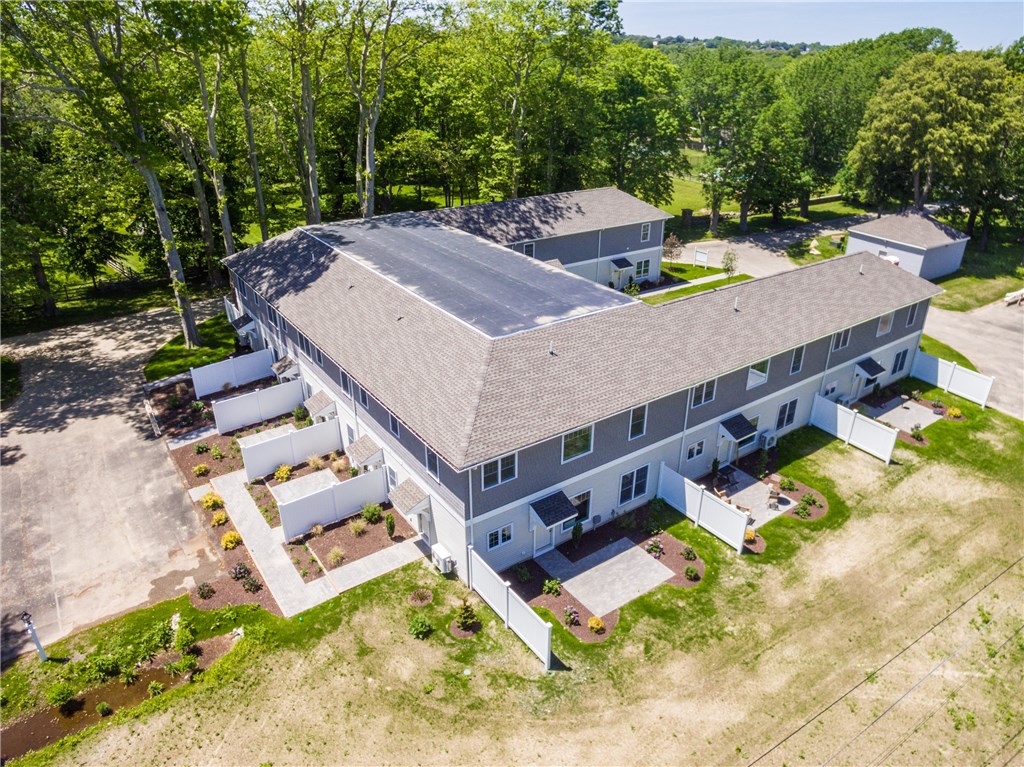 94 Sandy Point Farm Road, Unit 5 Portsmouth, RI 02871 - Photo 4 of 34