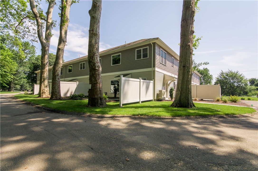 94 Sandy Point Farm Road, Unit 5 Portsmouth, RI 02871 - Photo 5 of 34
