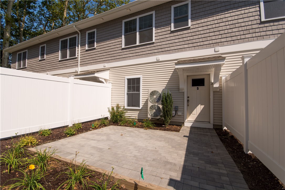 94 Sandy Point Farm Road, Unit 5 Portsmouth, RI 02871 - Photo 7 of 34