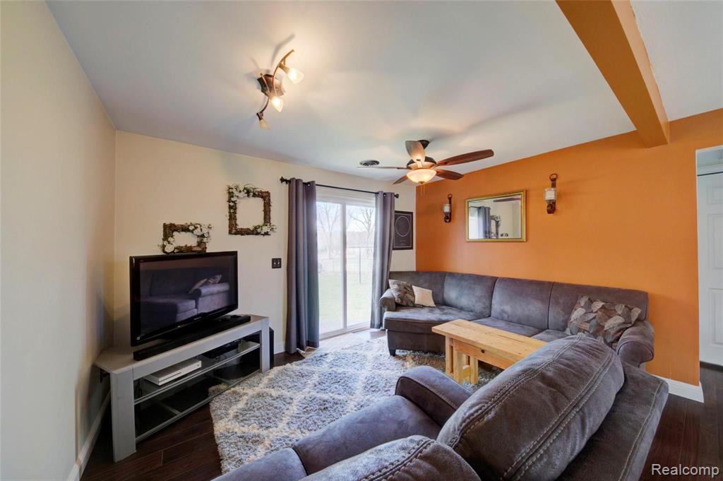 7139 Mabley Hill Road Fenton, MI 48430 - Photo 5 of 35