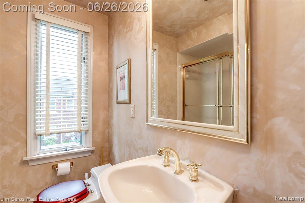 764 Harcourt Road Grosse Pointe Park, MI 48230 - Photo 24 of 42