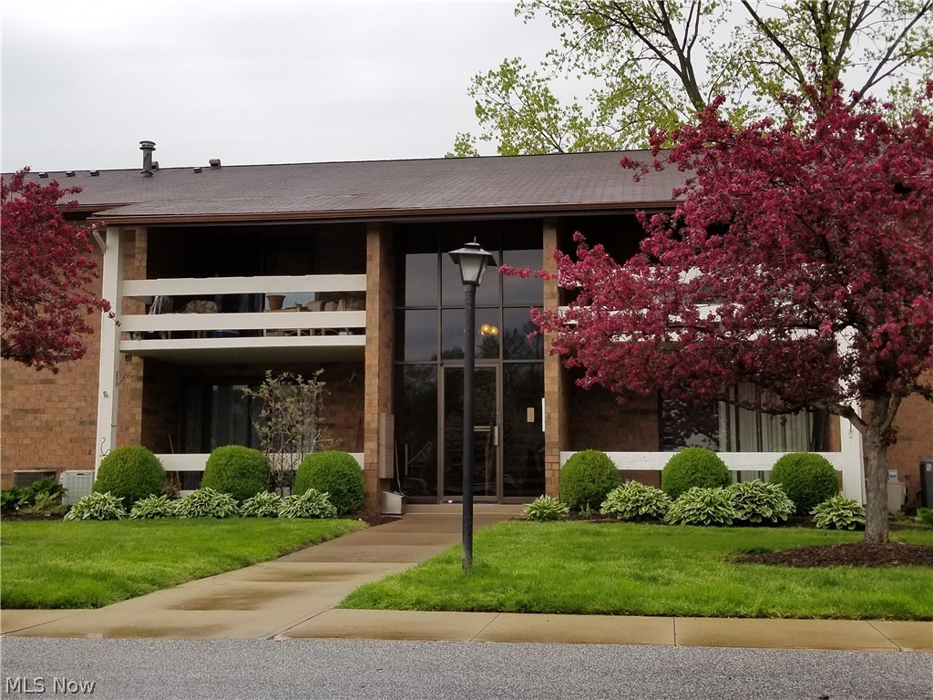 1265 Lost Nation Road, Unit 20 Willoughby, OH 44094 - Photo 1 of 17
