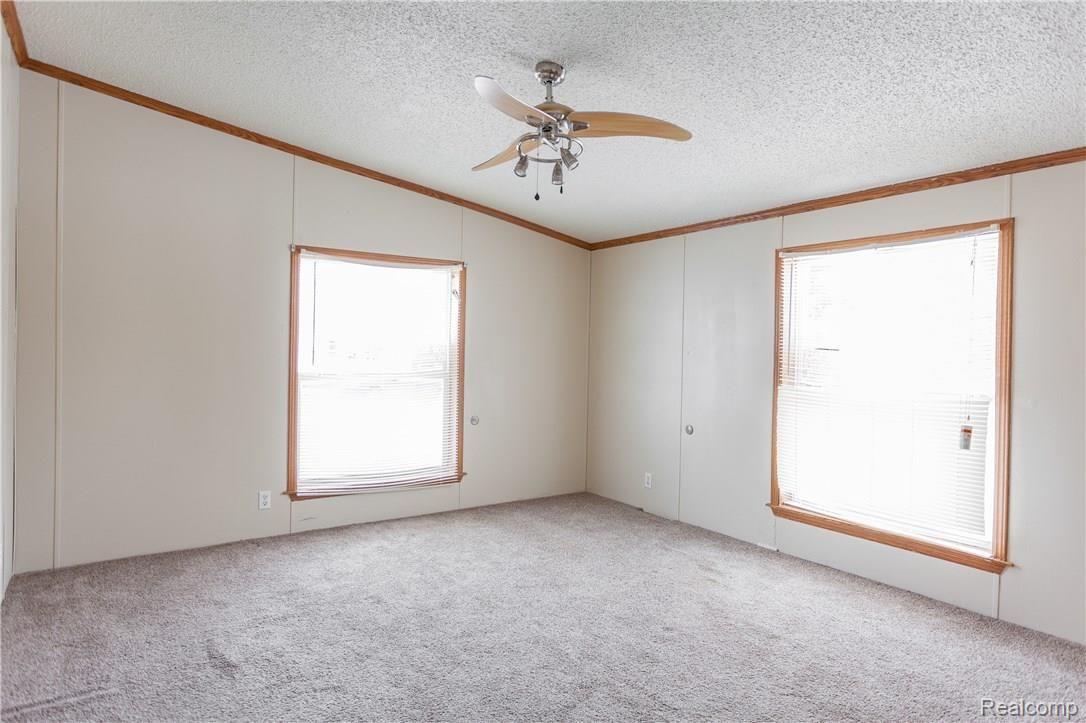 4774 Sycamore Road Newport, MI 48166 - Photo 13 of 29 IMG_4907.jpg