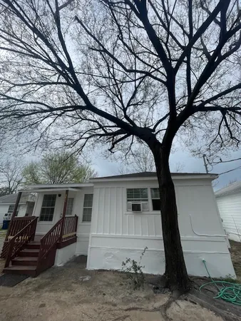 $2,000 | 3411 Lyons Road, Austin, TX 78702