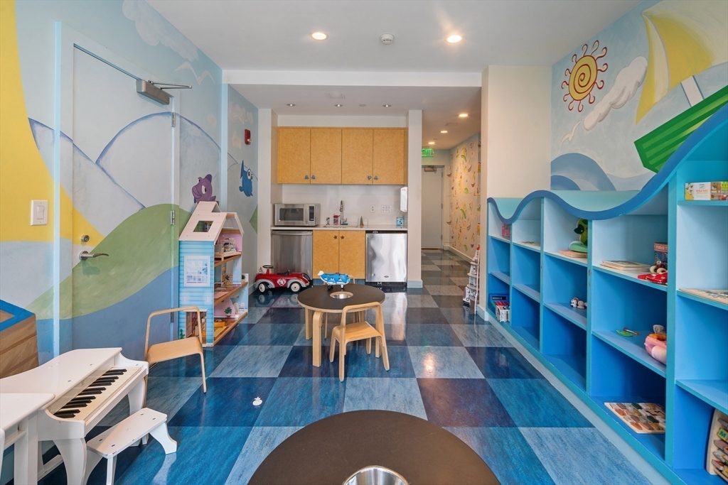 400 Stuart Street, Unit 20A Boston, MA 02116 - Photo 17 of 26