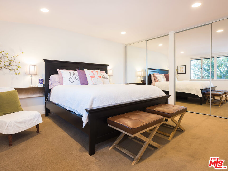 105 West Kenneth Road Glendale, CA 91202 - Photo 17 of 30