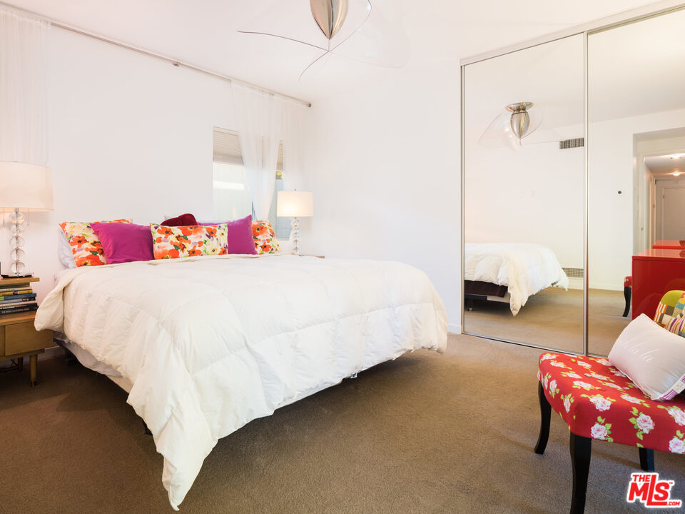 105 West Kenneth Road Glendale, CA 91202 - Photo 21 of 30