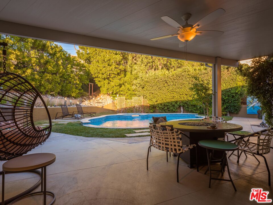 105 West Kenneth Road Glendale, CA 91202 - Photo 24 of 30