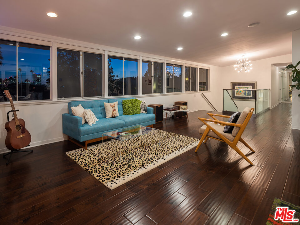 105 West Kenneth Road Glendale, CA 91202 - Photo 28 of 30