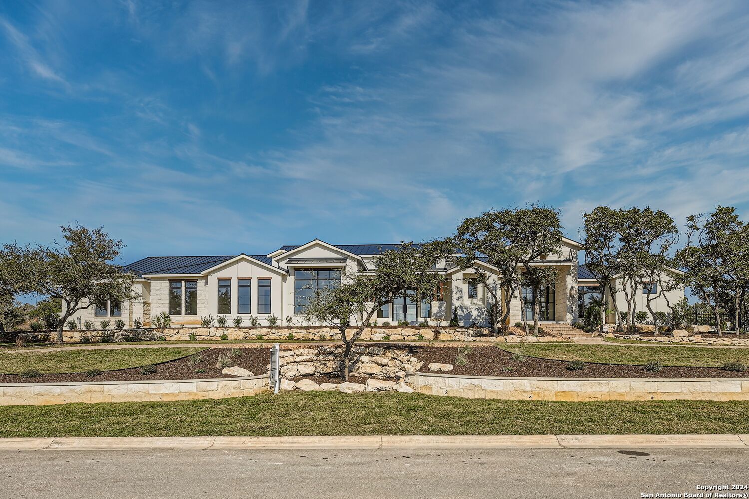 a view of multiple houses with a yard