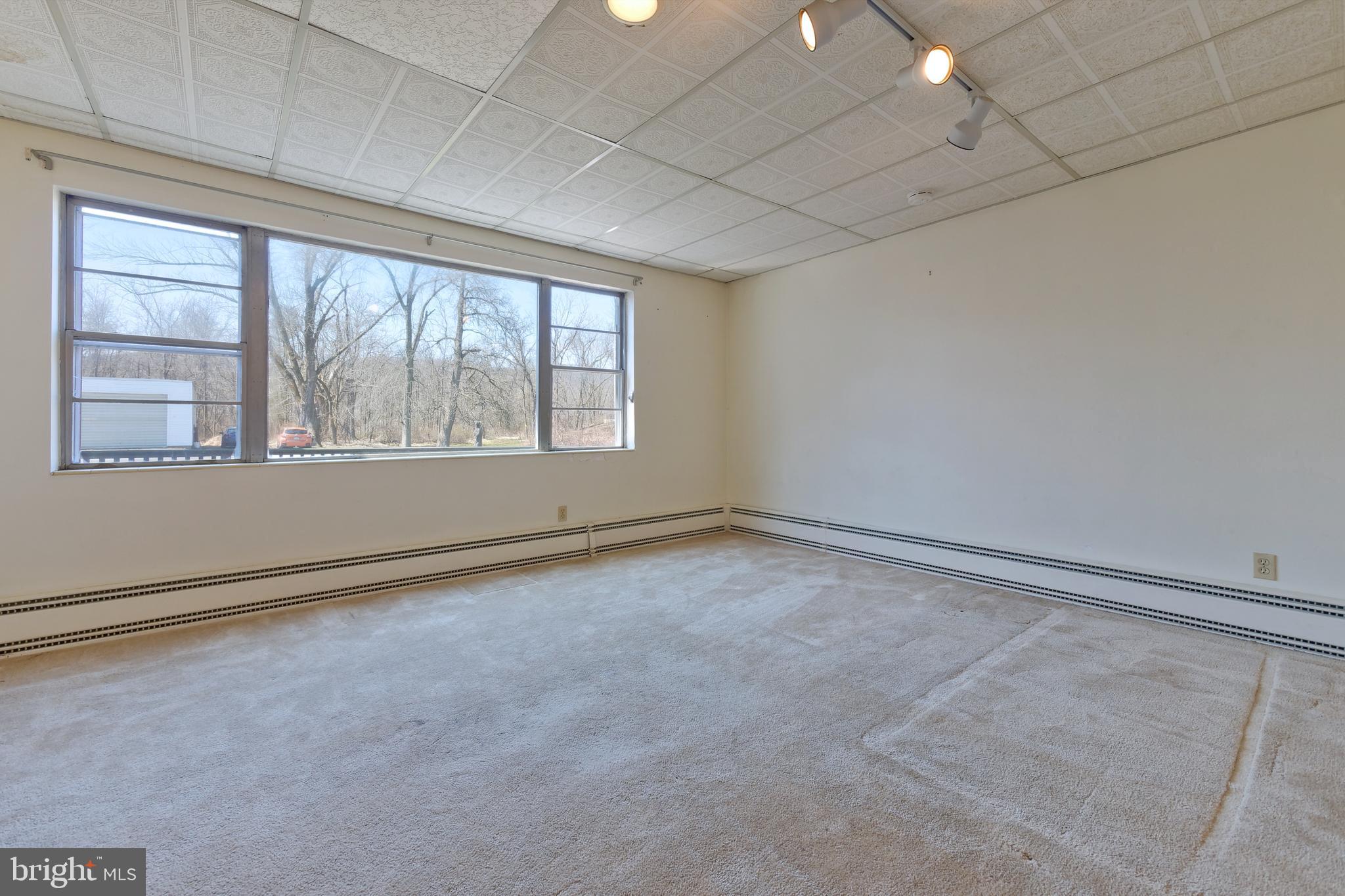 3887 Kozy Korner Road Center Valley, PA 18034 - Photo 11 of 27 Gallery Image 11
