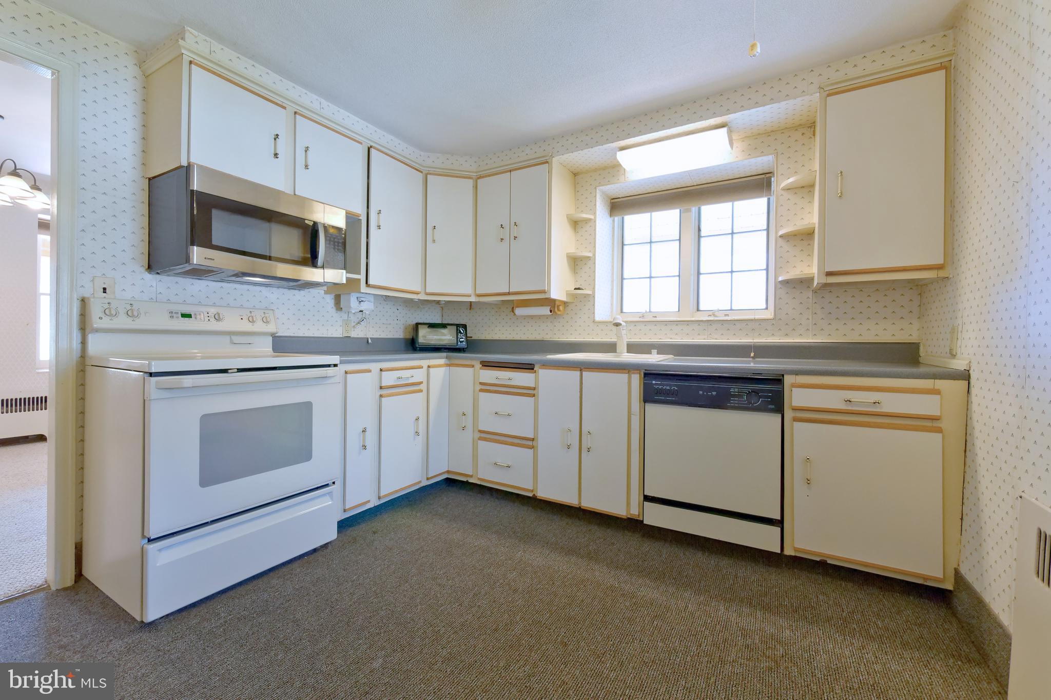 3887 Kozy Korner Road Center Valley, PA 18034 - Photo 10 of 27 Gallery Image 10