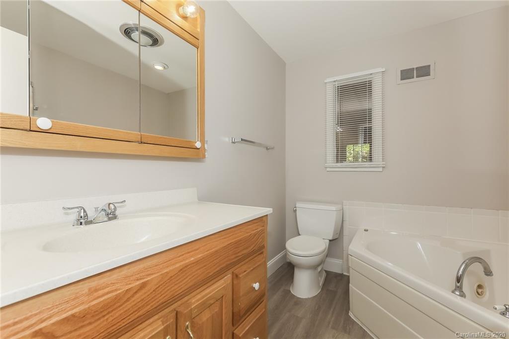 5913 Sharon View Road, Unit 18 Charlotte, NC 28226 - Photo 14 of 15 Gallery Image 14