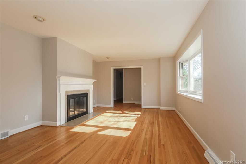 5913 Sharon View Road, Unit 18 Charlotte, NC 28226 - Photo 4 of 15 Gallery Image 4
