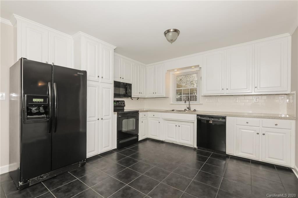 5913 Sharon View Road, Unit 18 Charlotte, NC 28226 - Photo 7 of 15 Gallery Image 7