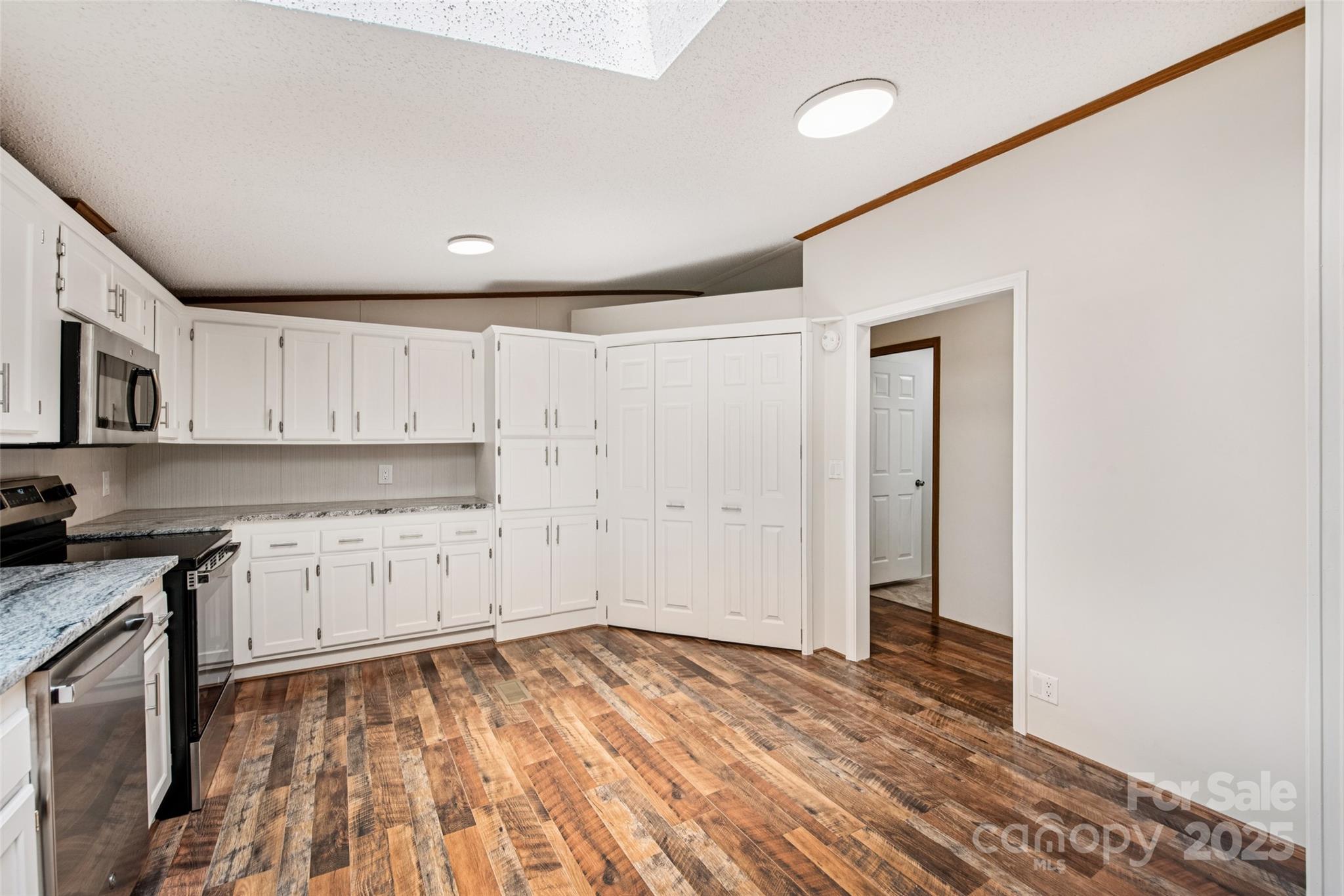 208 Davidson Ridge Road York, SC 29745 - Photo 8 of 40 Gallery Image 8