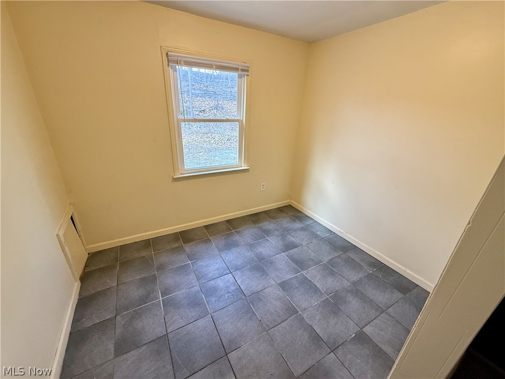 222 Rhodes Avenue Akron, OH 44302 - Photo 7 of 10