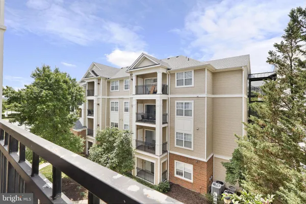 $2,500 | 12925 Centre Park Circle, Unit 301, Herndon, VA 20171