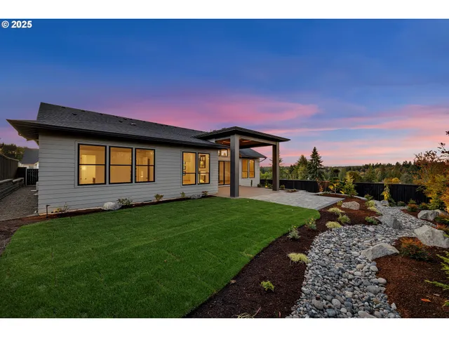 a view of a house with porch and sitting area