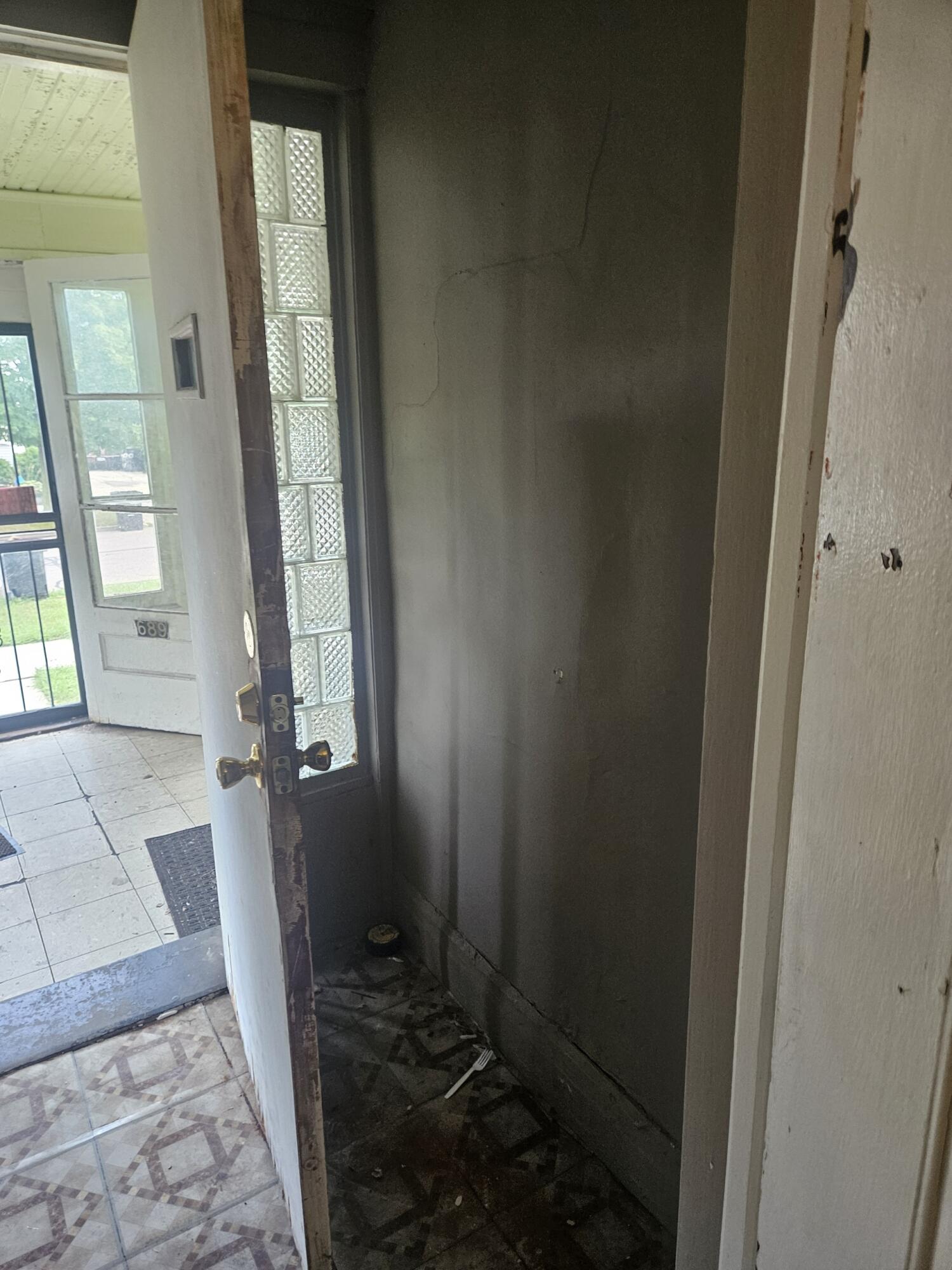 689 Webb Street Detroit, MI 48202 - Photo 40 of 64 Resized_20250813_095815