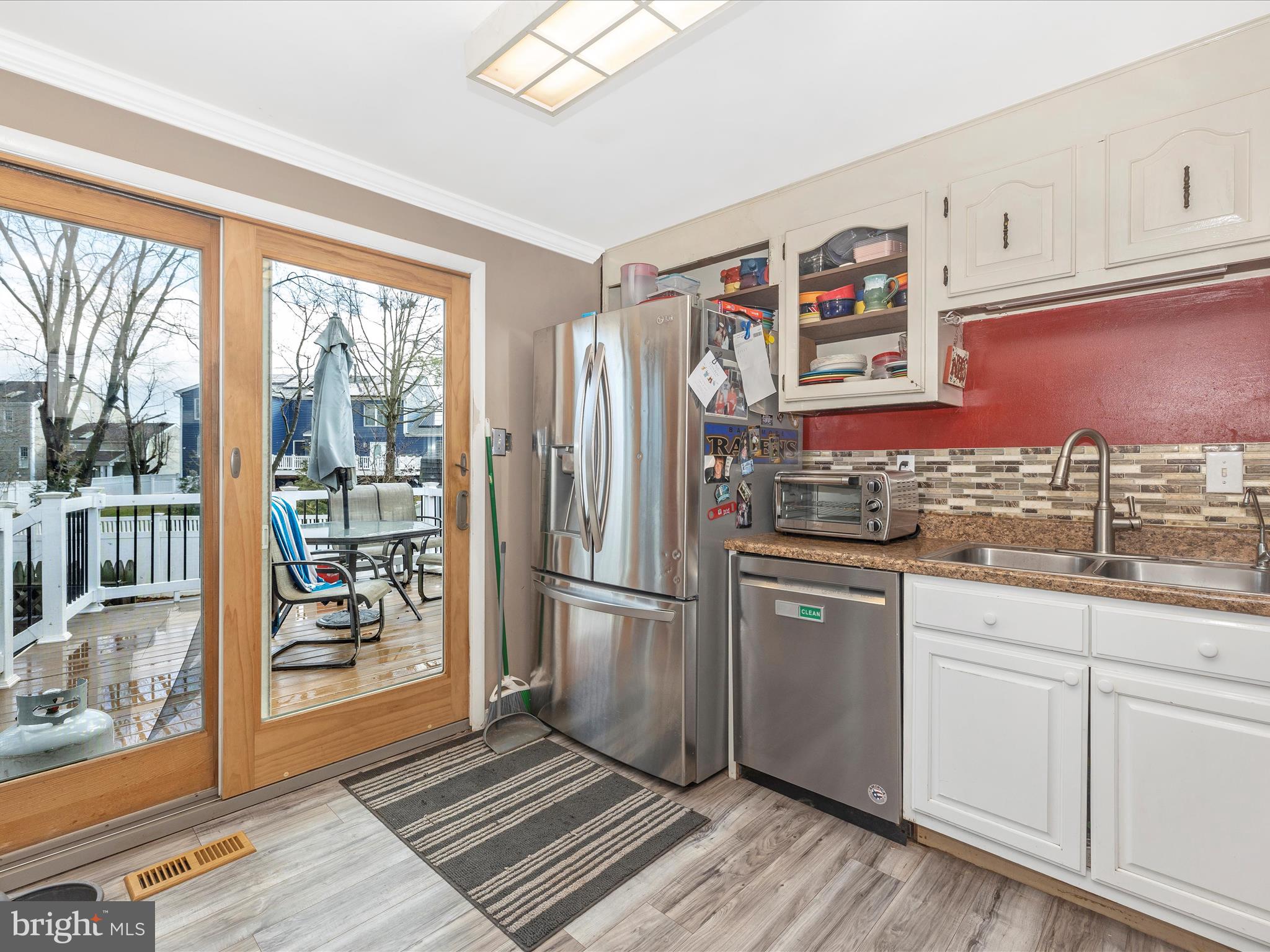 19017 Wootton Avenue Poolesville, MD 20837 - Photo 15 of 46 Kitchen