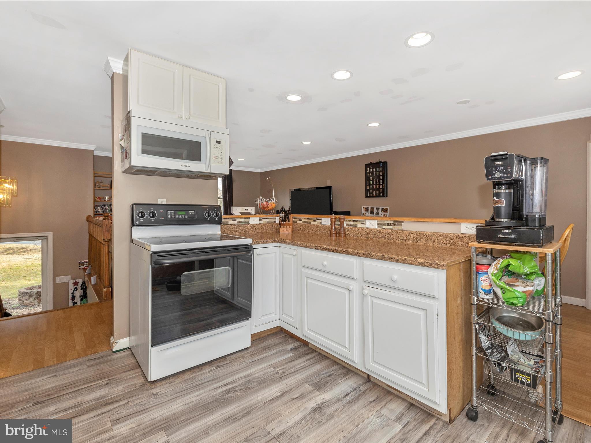 19017 Wootton Avenue Poolesville, MD 20837 - Photo 18 of 46 Kitchen