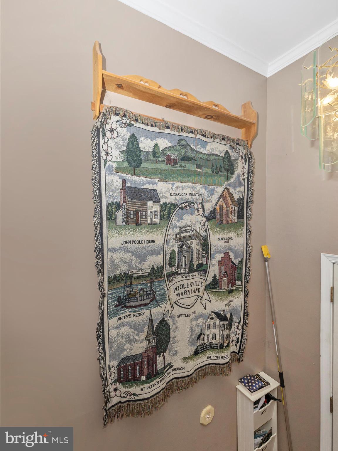 19017 Wootton Avenue Poolesville, MD 20837 - Photo 4 of 46 Entry