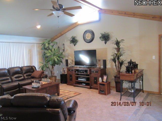 2405 Reeves Road Northeast Warren, OH 44483 - Photo 3 of 21 Gallery Image 3