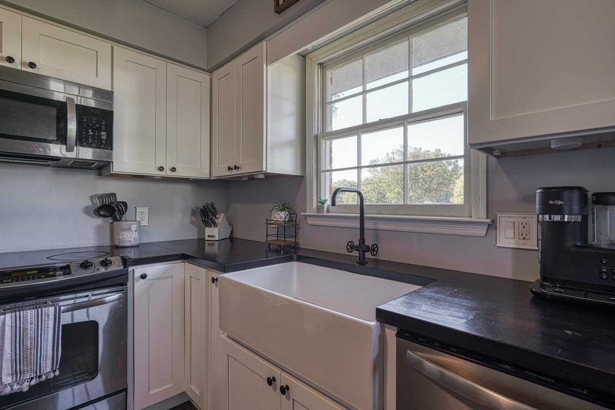218 Thompson Road Chesnee, SC 29323 - Photo 8 of 35