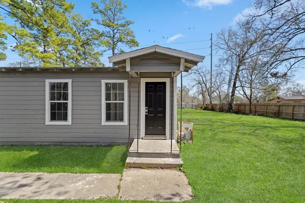$1,050 | 8030 Record Street, Unit B, Houston, TX 77028