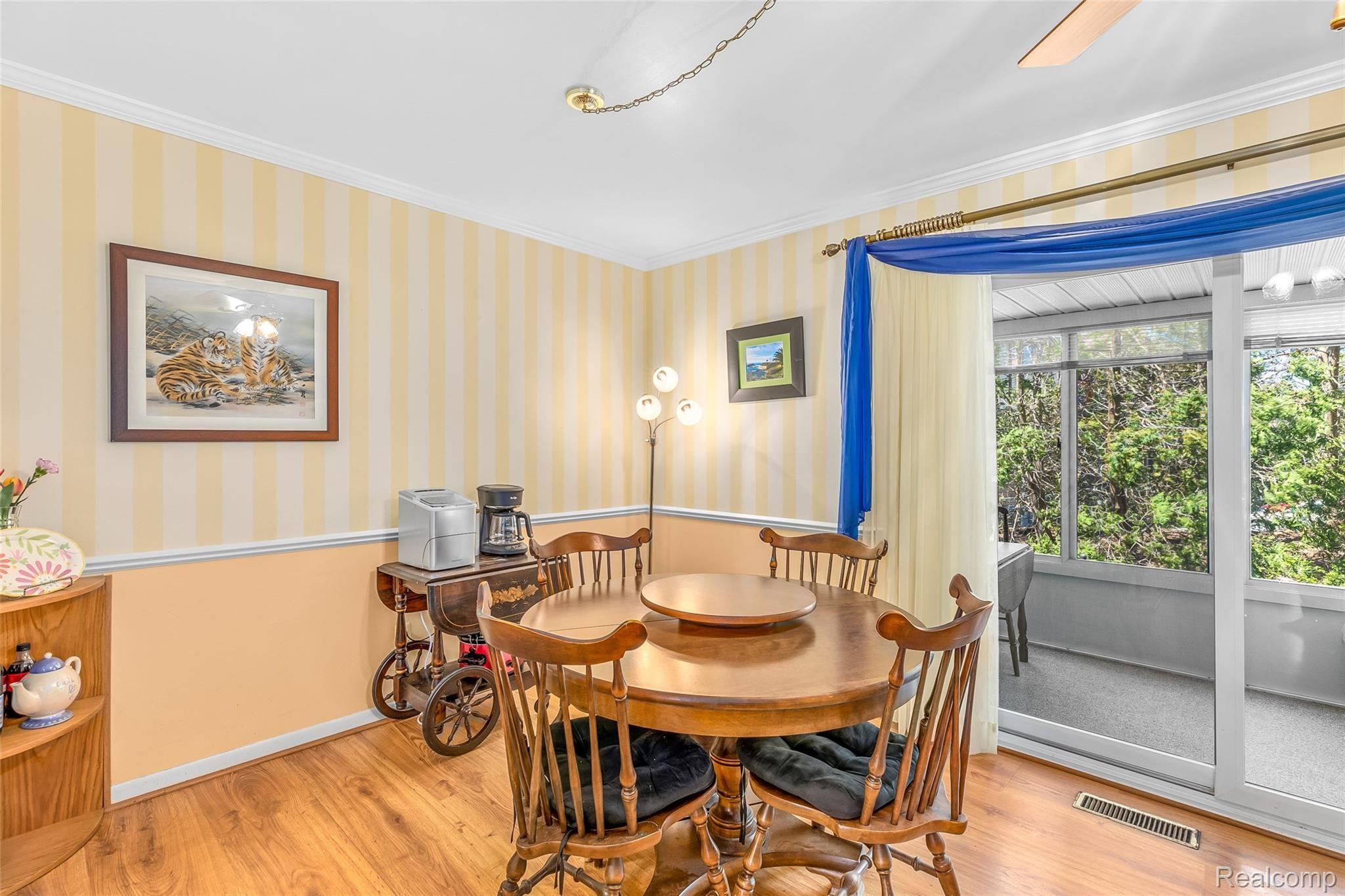 6691 Andersonville Road, Unit 30 Clarkston, MI 48346 - Photo 15 of 30 15.Dining