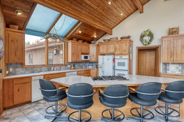 $775,000 | 16547 Whitelaw Road East, Wilbur, WA 99185