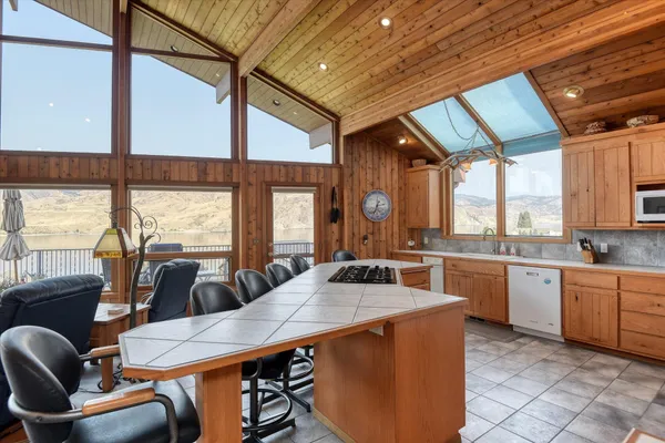 $775,000 | 16547 Whitelaw Road East, Wilbur, WA 99185