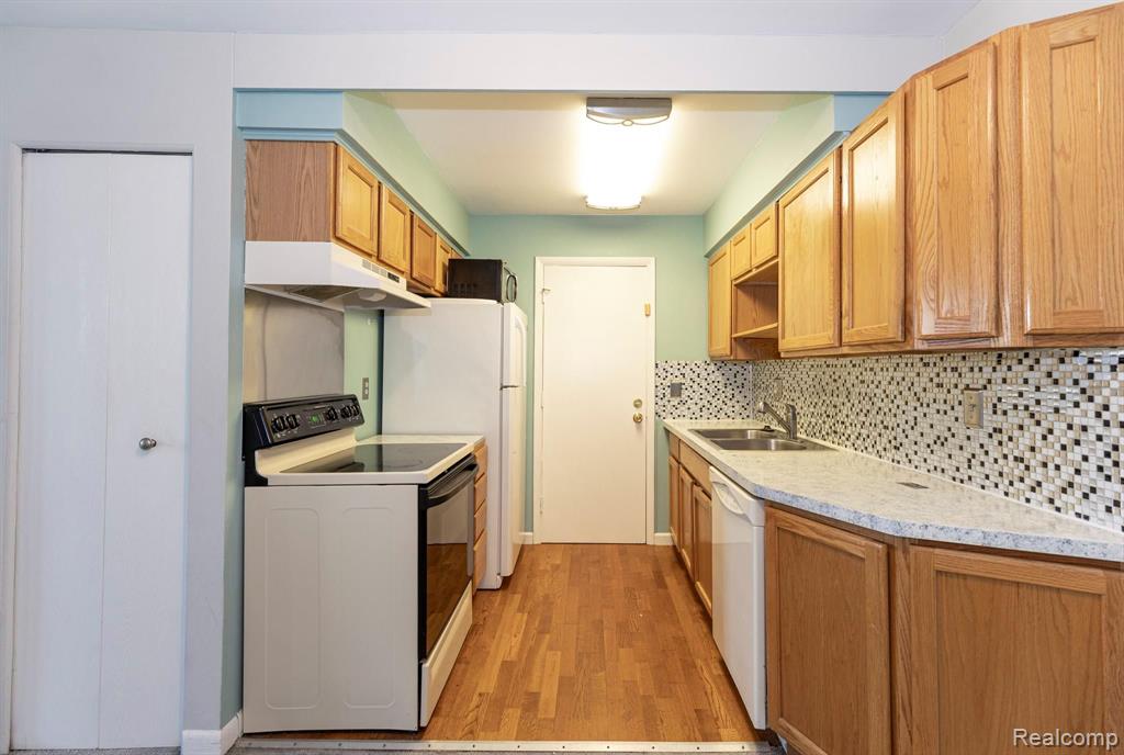 2419 Riverside Drive Trenton, MI 48183 - Photo 16 of 25