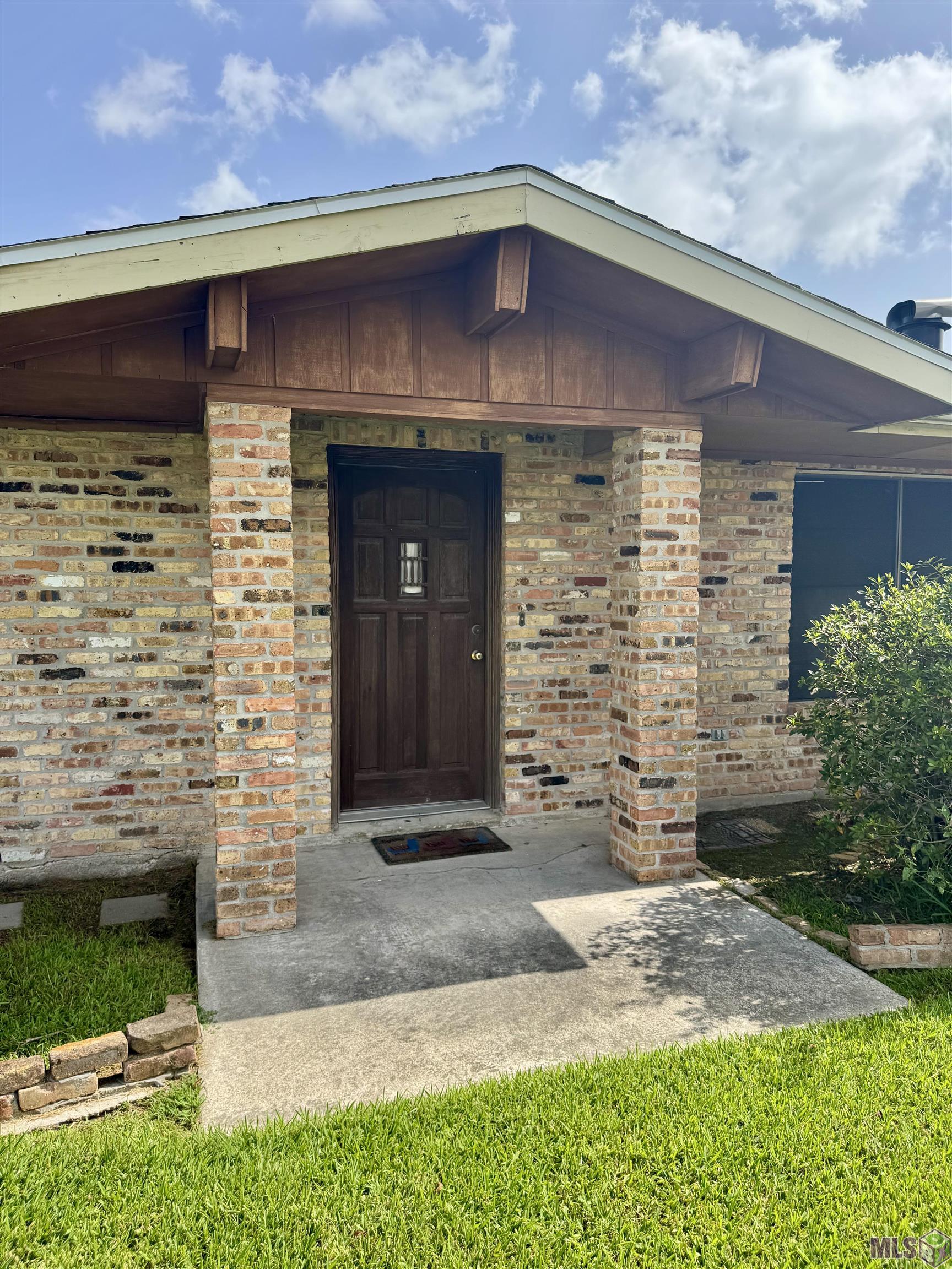 3013 Roderick Street Morgan City, LA 70380 - Photo 2 of 23