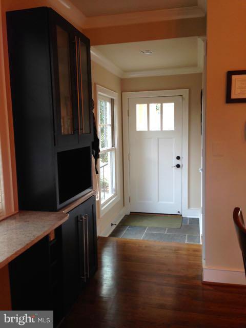 611 Ray Drive Silver Spring, MD 20910 - Photo 6 of 25 Kitchen